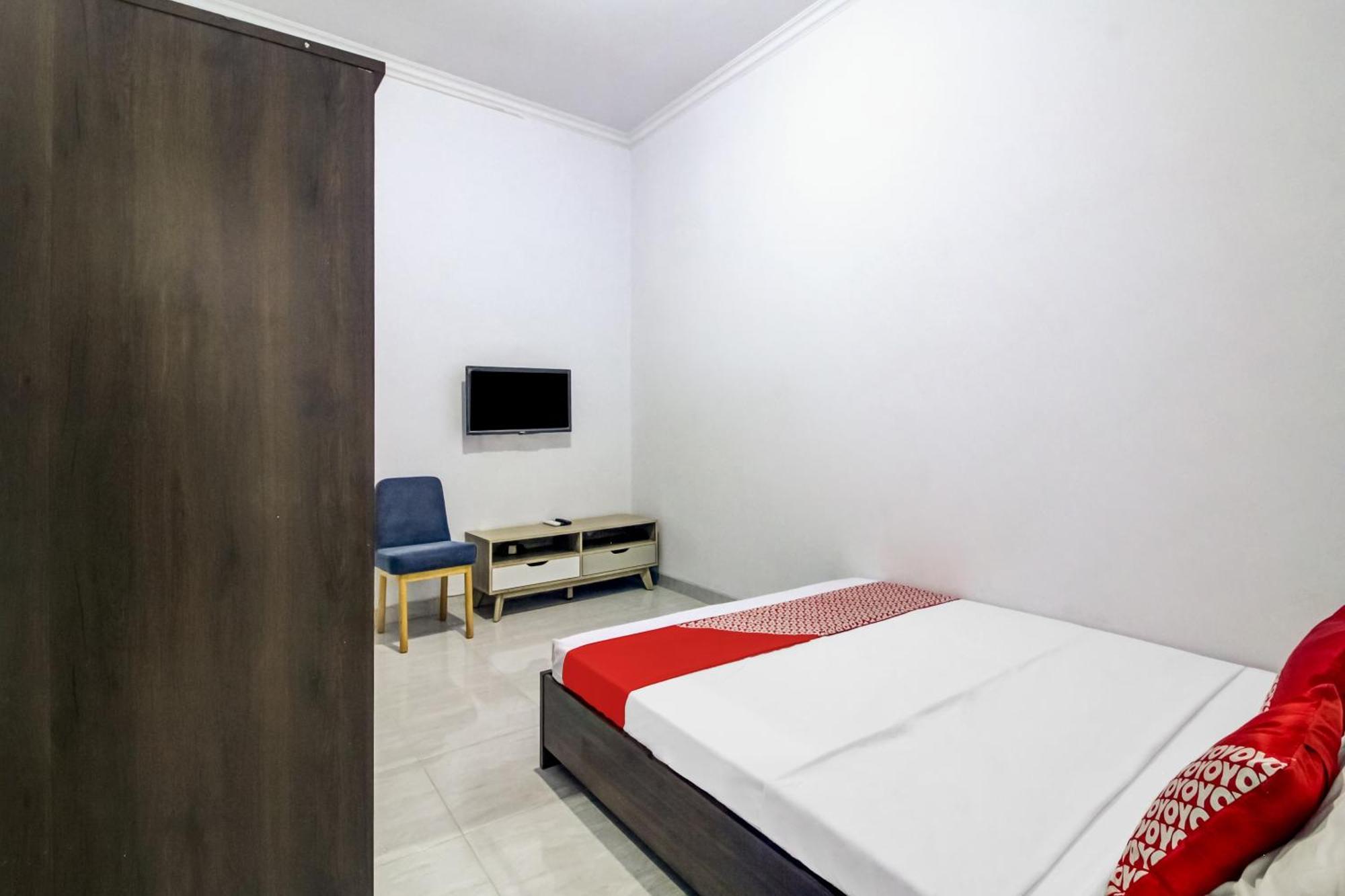 Oyo 91243 Bina Syariah Guest House Cirebon Zewnętrze zdjęcie